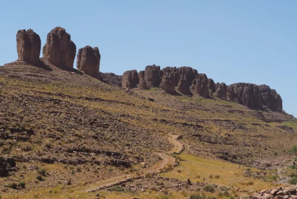 Formaciones extraordinarias, nómadas y pastores en las montañas del Saghro