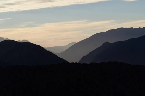 Por el corazón del Medio Atlas: gargantas, cataratas y pistas secretas para los más audaces Por el corazón del Medio Atlas: gargantas, cataratas y pistas secretas para los más audaces