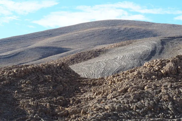 Marruecos bajo la huella de los ancestros: exploración de dinosaurios, fósiles y grabados rupestres Marruecos bajo la huella de los ancestros: exploración de dinosaurios, fósiles y grabados rupestres