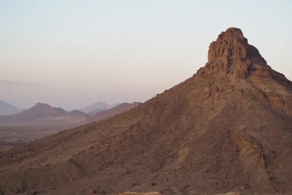 Hasta donde llegue el Draa: explorando el límite entre el desierto y la vida amazigh Hasta donde llegue el Draa: explorando el límite entre el desierto y la vida amazigh