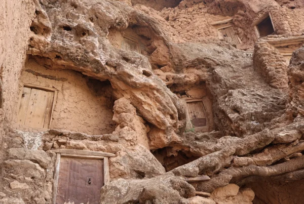 Descubriendo el arte ancestral: una travesía por las montañas del Atlas y el legado de las mujeres artesanas
